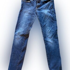 Abercrombie & Fitch Women’s Super skinny Dark Wash Jeans. Size 6R